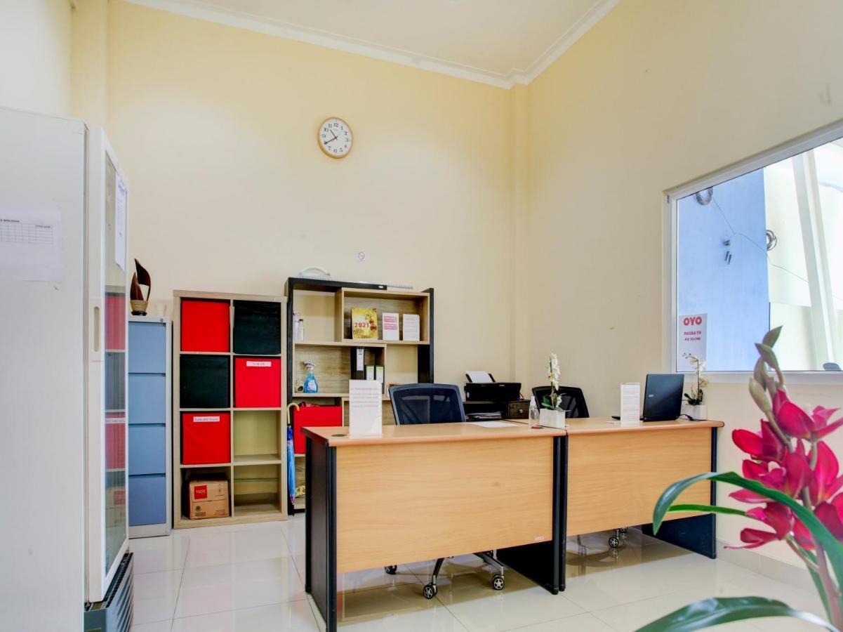 Oyo 90141 3A Syariah Hotel Jakarta Buitenkant foto