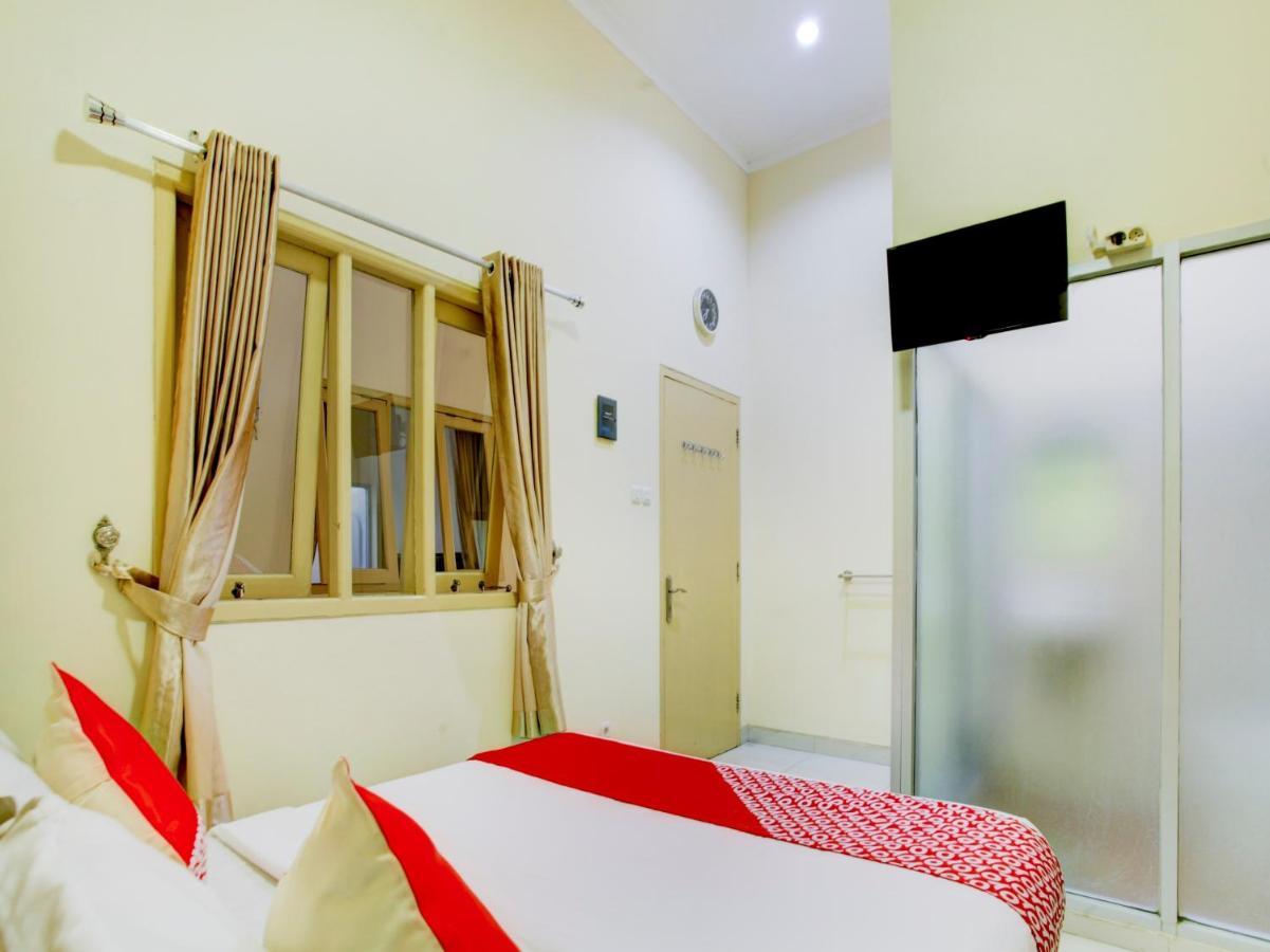 Oyo 90141 3A Syariah Hotel Jakarta Buitenkant foto