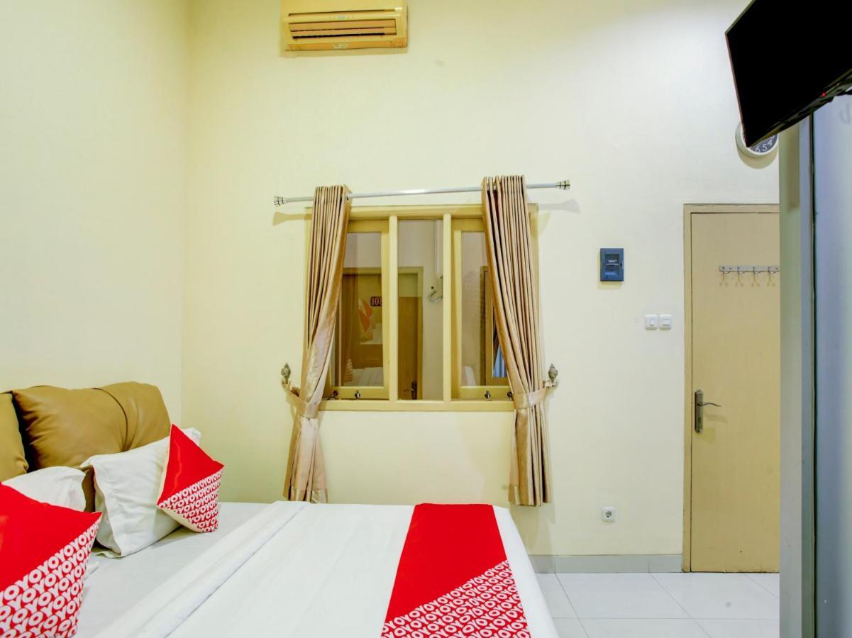 Oyo 90141 3A Syariah Hotel Jakarta Buitenkant foto
