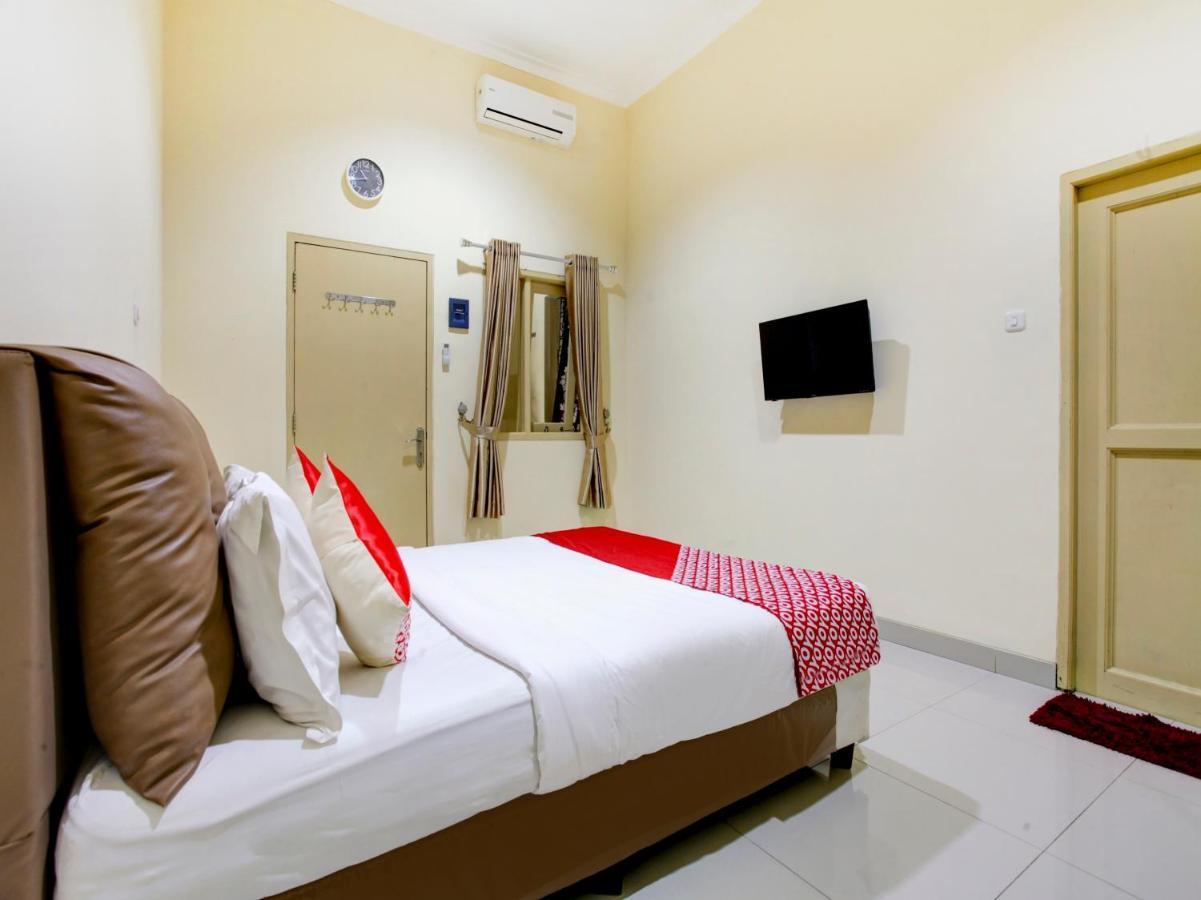 Oyo 90141 3A Syariah Hotel Jakarta Buitenkant foto