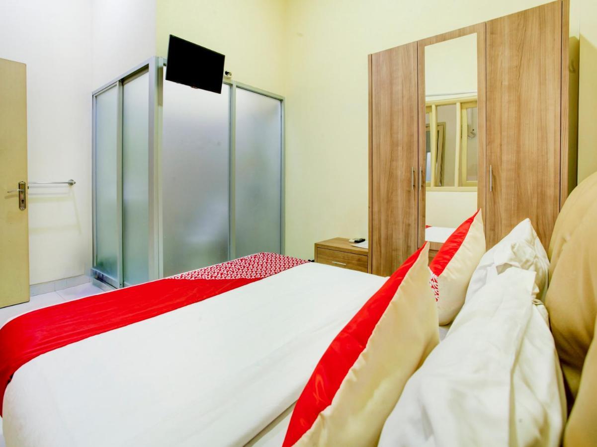 Oyo 90141 3A Syariah Hotel Jakarta Buitenkant foto