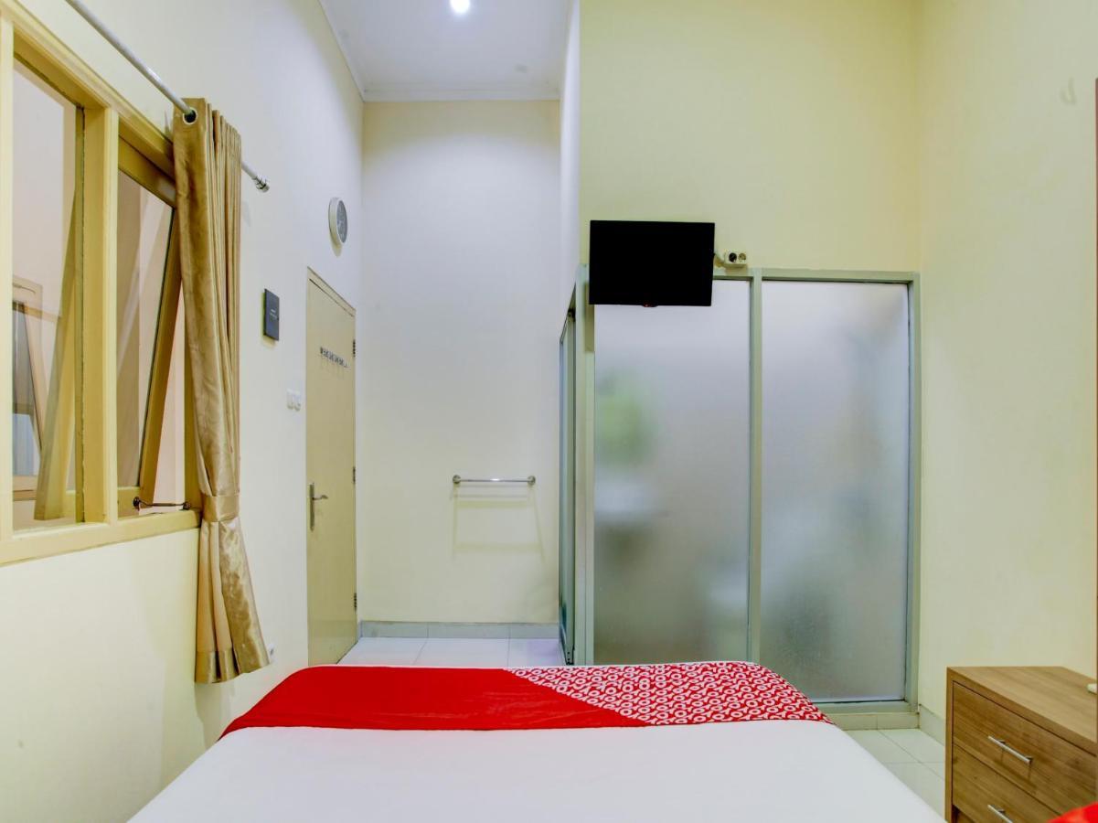 Oyo 90141 3A Syariah Hotel Jakarta Buitenkant foto